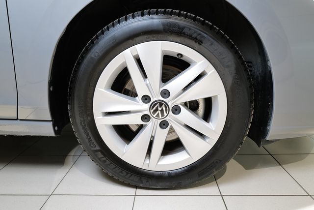 Volkswagen Golf VIII 1.5TSI Life RKam Navi Matrix HuD Totwi