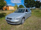 Opel Vectra 1.8 16V Edition 100 Automatik  - Opel Vectra aus 1999: Kombi