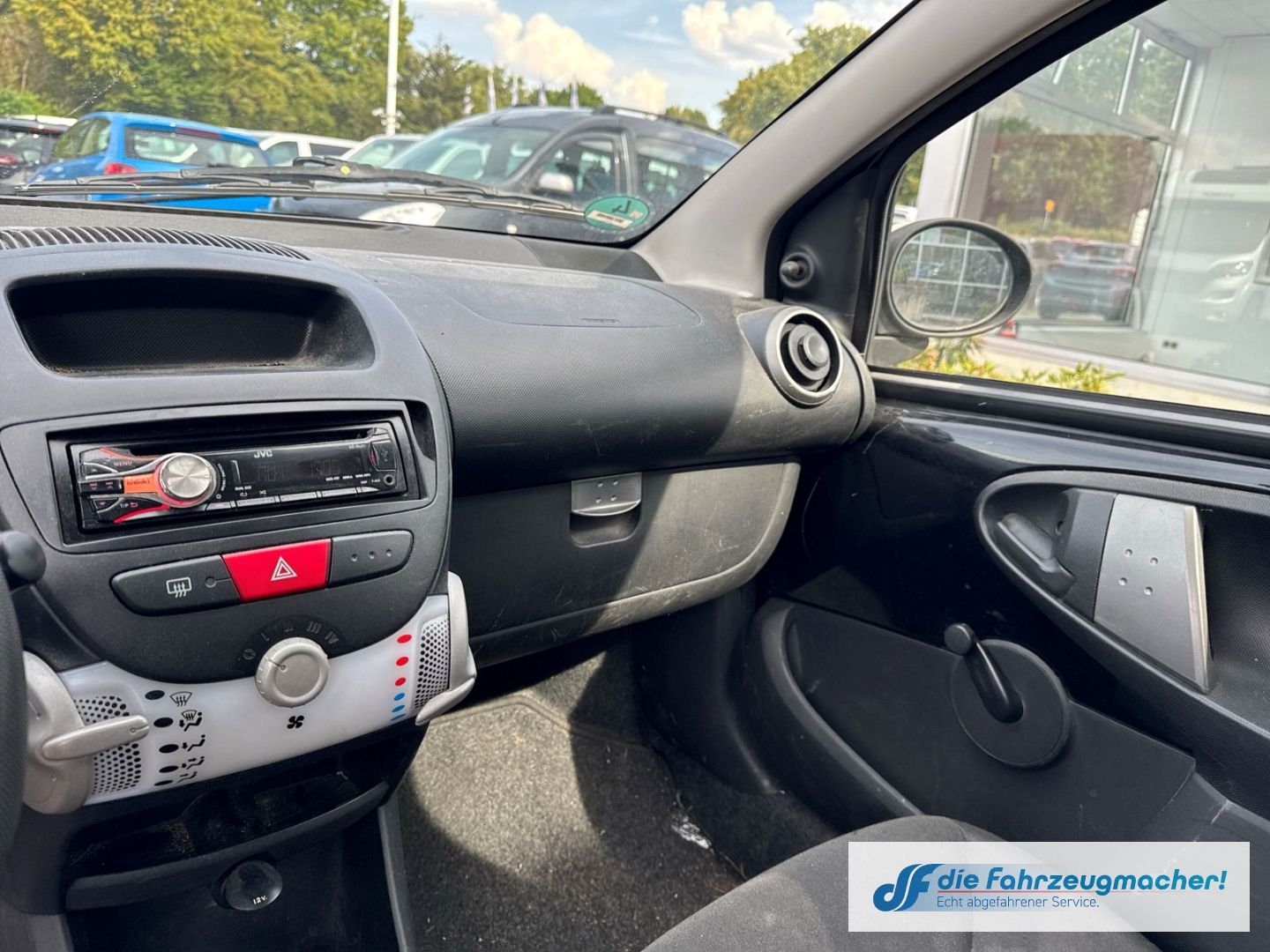 Fahrzeugabbildung Toyota Aygo teilb.Rücksb met. ABS Servo Airb *EXPORT