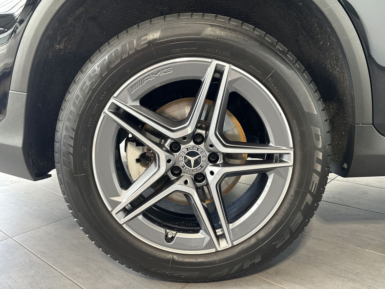 Fahrzeugabbildung Mercedes-Benz GLC 300d 4M AMG-Line NAV+LED+KAM+PANO+CARPLAY+VC