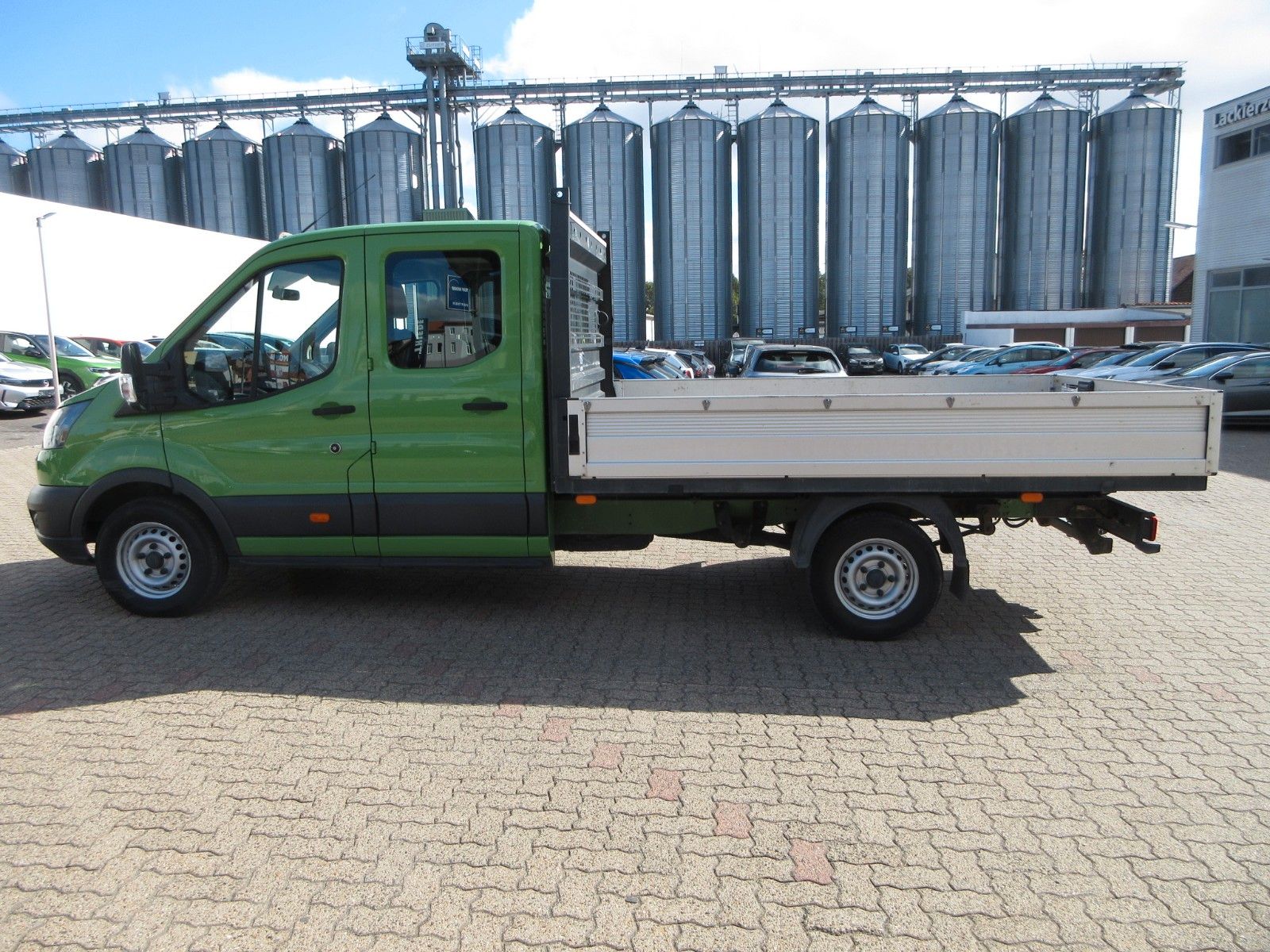 Fahrzeugabbildung Ford Transit Pritsche 350 L4 DoKa/AHK 3,5 to/7-Sitz