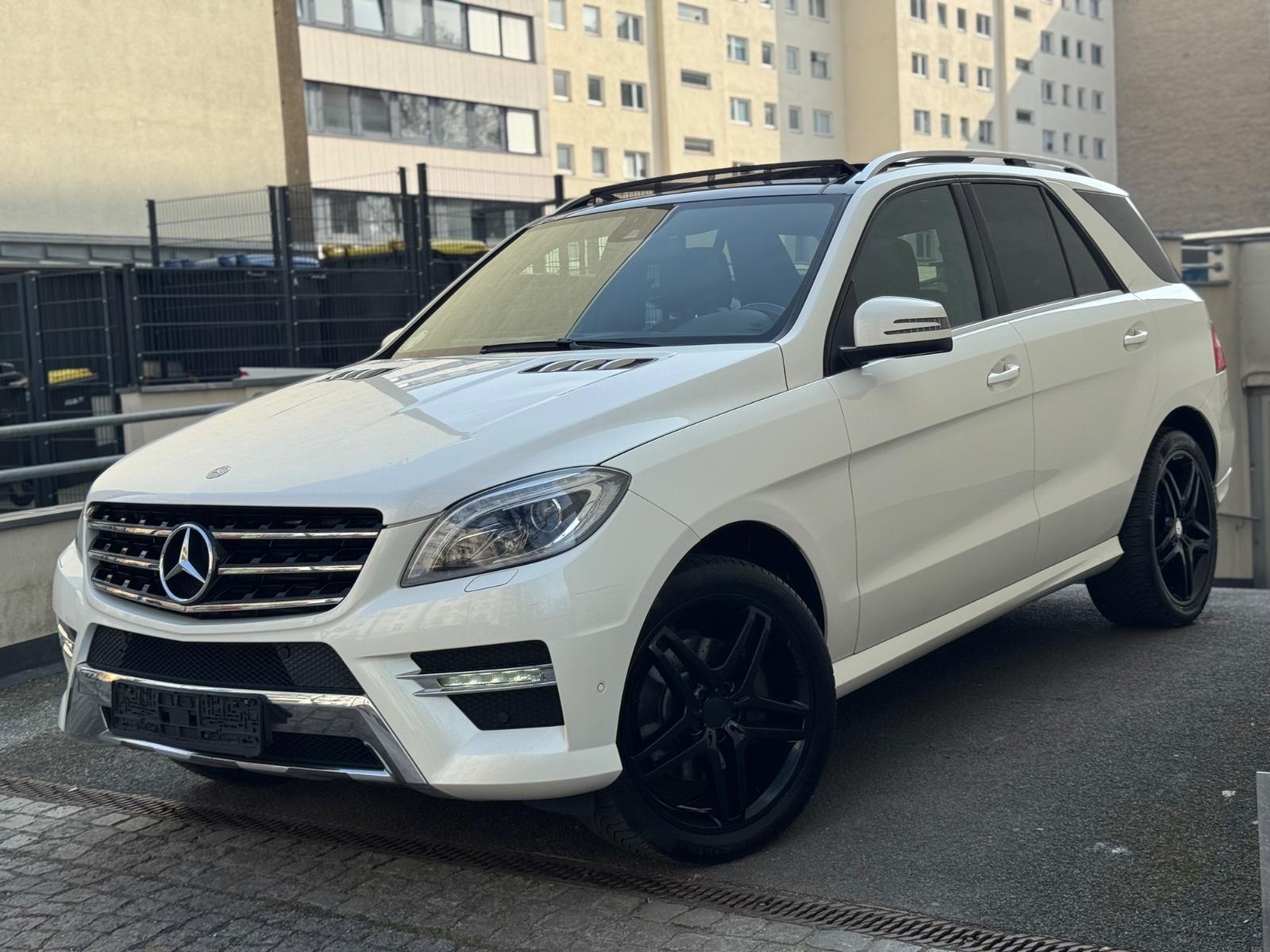 Mercedes-Benz ML 350 CDI BlueTec AMG Line/PANO/RFK/AHK/LUFTFED