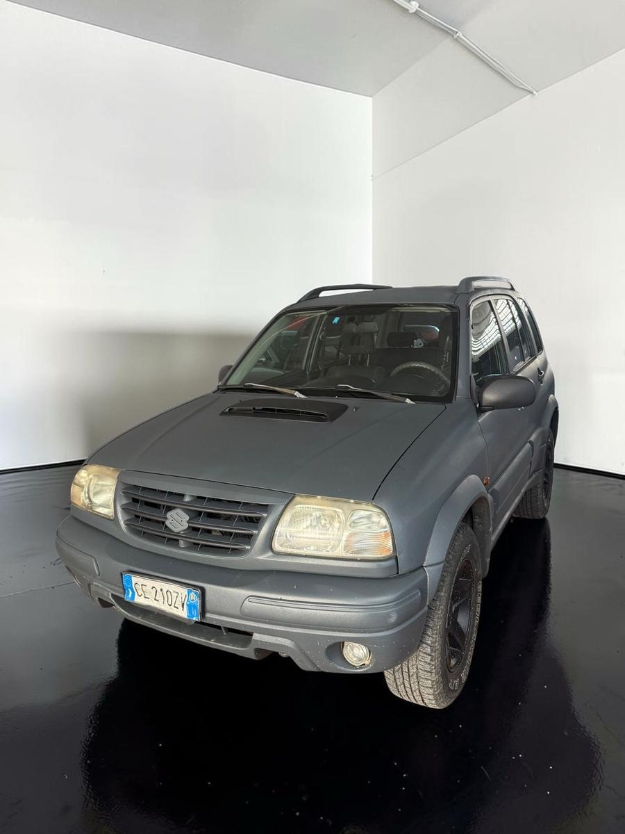 Suzuki Vitara 2004 — вигляд ззаду