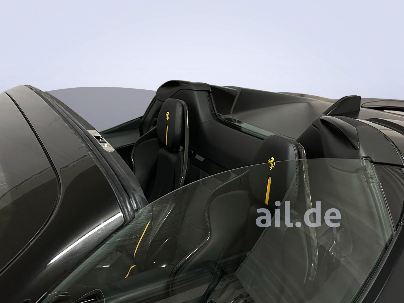 Ferrari SF90 Spider Nero Opaco Carbon PACK Racing Seat