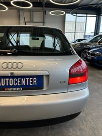 Audi A3 1.8  *Ambiente*Automatik*TÜV 0327*
