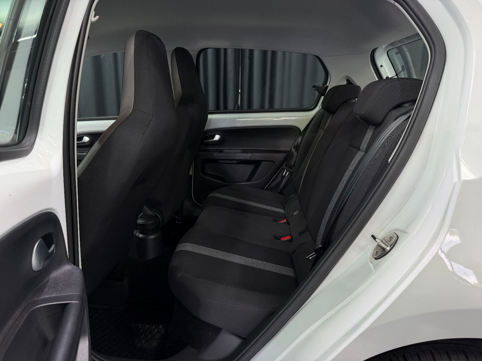 Fahrzeugabbildung Volkswagen up! high up! |KLIMA|PDC