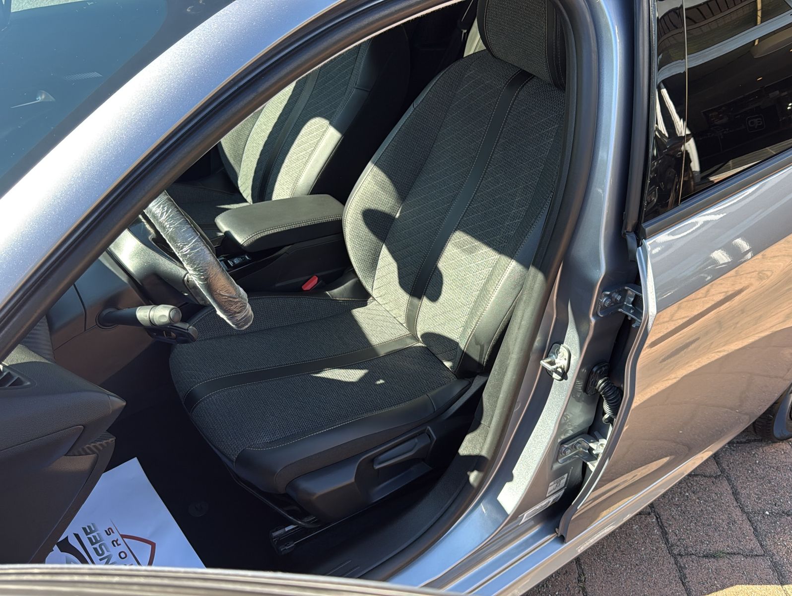 Fahrzeugabbildung Peugeot 208 Allure/Hybrid/AT/PDC/LED ab 185,00 € i.M.