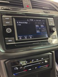 Volkswagen Tiguan - 9
