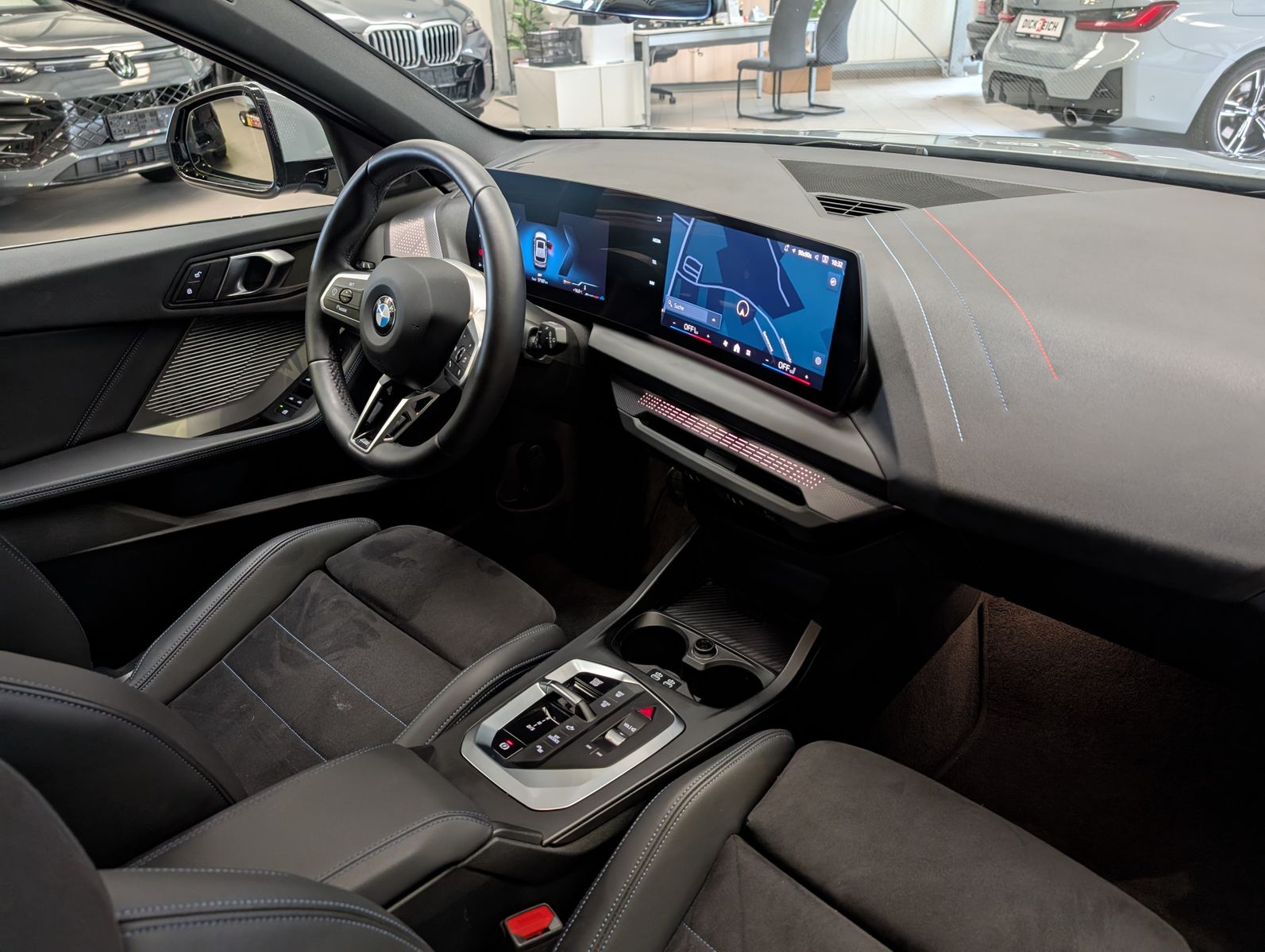 Fahrzeugabbildung BMW 118 d M-Sport Premium Shadow Cam Pano Alcan 18"