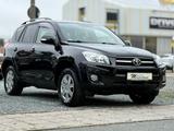 Toyota RAV4 Executive 4WD AUTOMATIK AHK KLIMA LEDER - Toyota RAV 4 mit Diesel-Antrieb: Allradantrieb, Geländewagen, Automatik