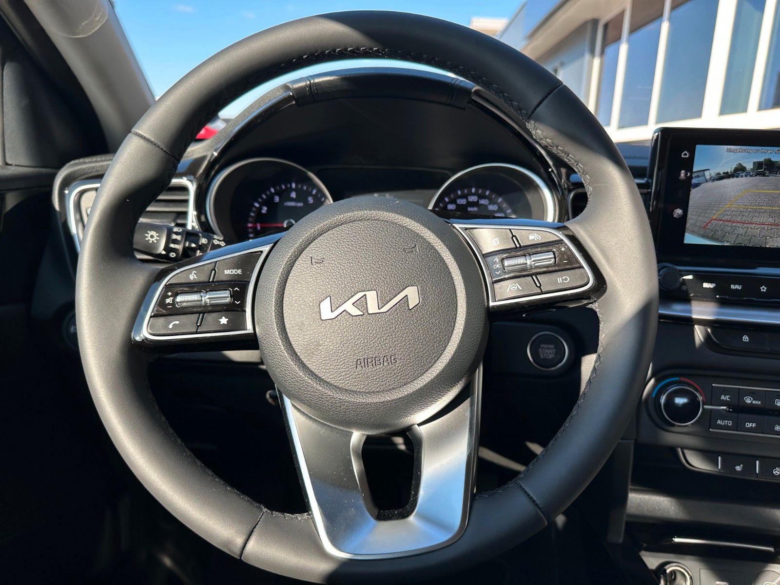 Fahrzeugabbildung Kia cee'd / Ceed 1.0 T-GDI Ultimate Edition MT