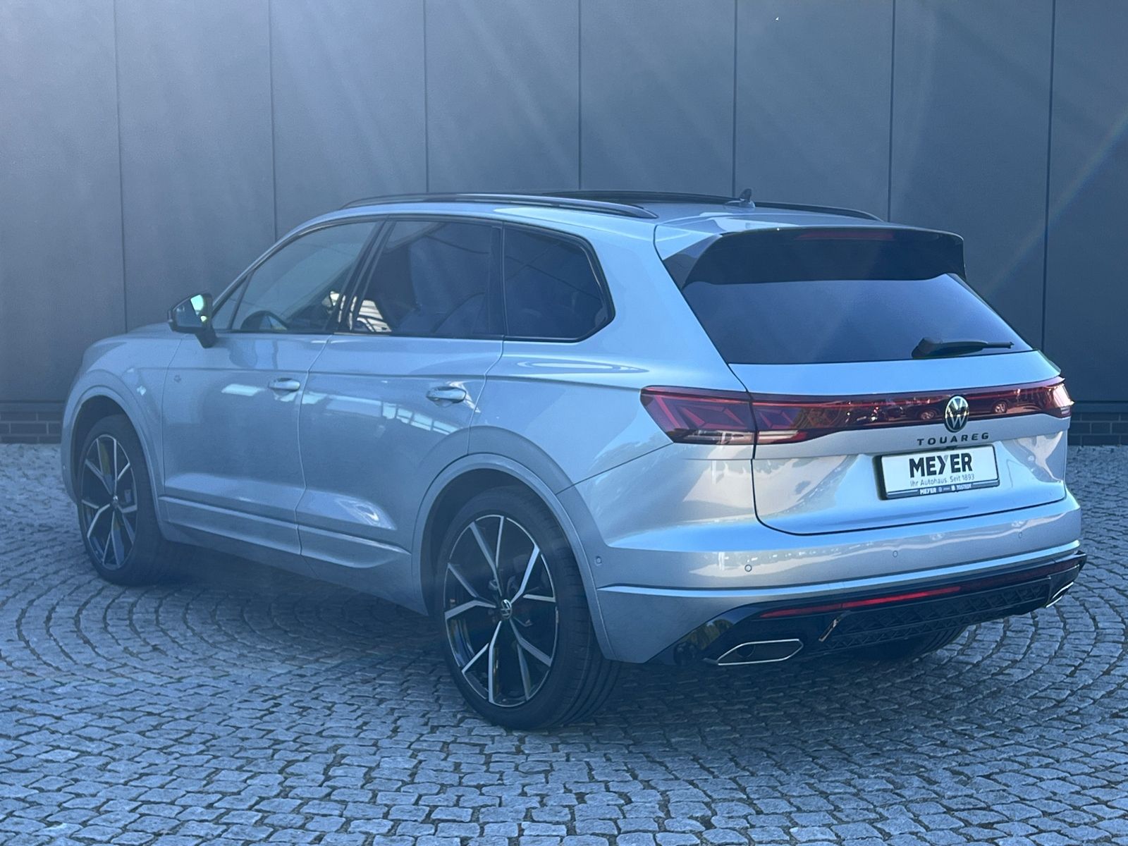 Fahrzeugabbildung Volkswagen Touareg R-Line FINAL EDITION 3.0 TDI 4MOTION