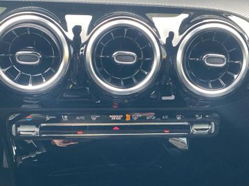 Bild 15 Mercedes-Benz CLA 180 CLA 180d SB*2.0D*STAND-HZ*CARPLAY*NIGHT-P*1.HD*