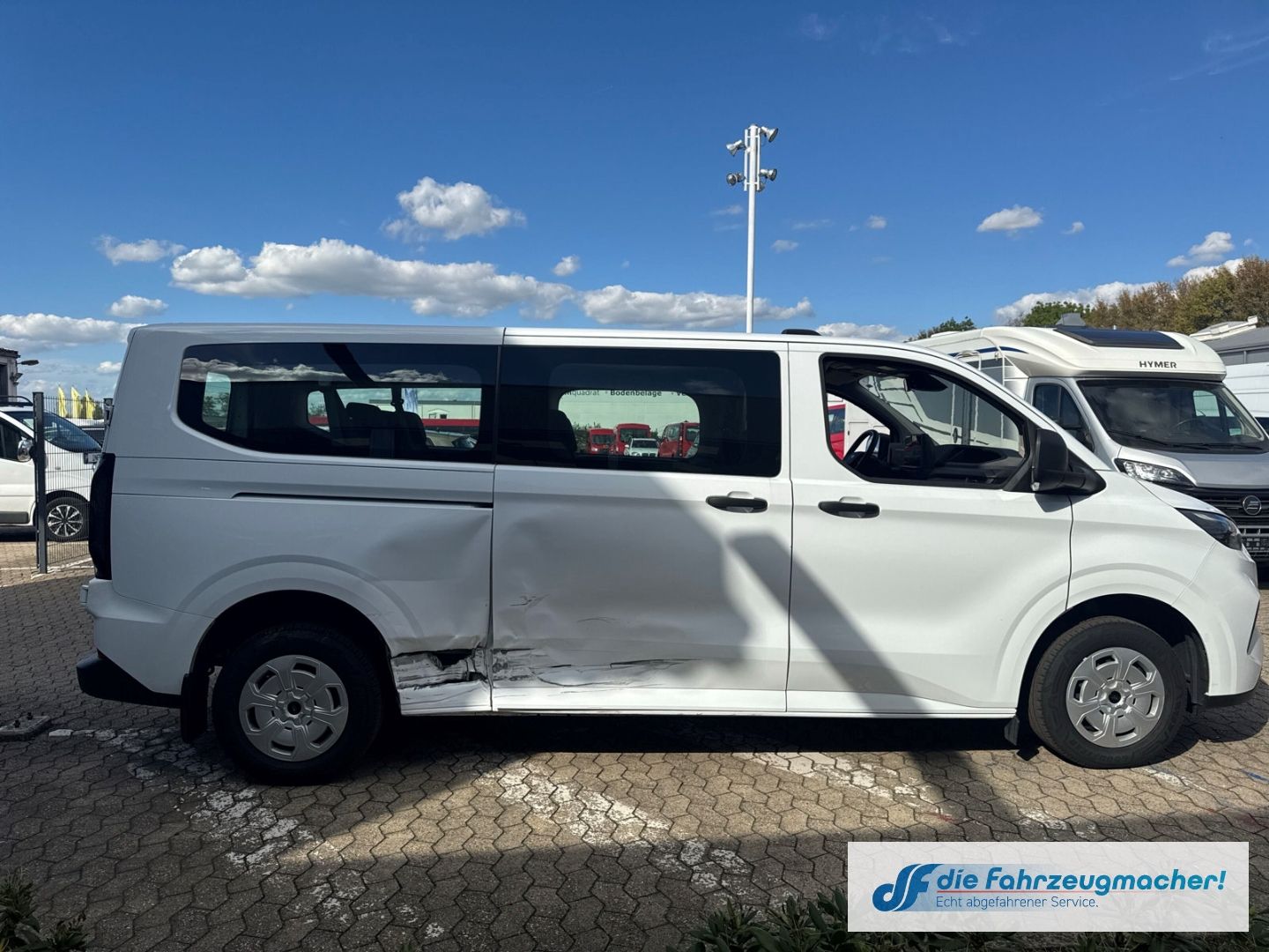 Fahrzeugabbildung Ford Transit Custom Kombi 320 L2 FWD Trend *SEITENSCH