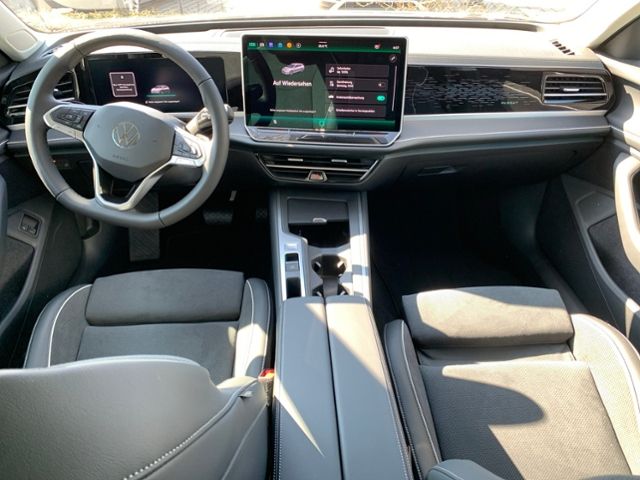 Fahrzeugabbildung Volkswagen Passat eHYBRID BUSINESS AHK HUD AREA VIEW TRAVEL