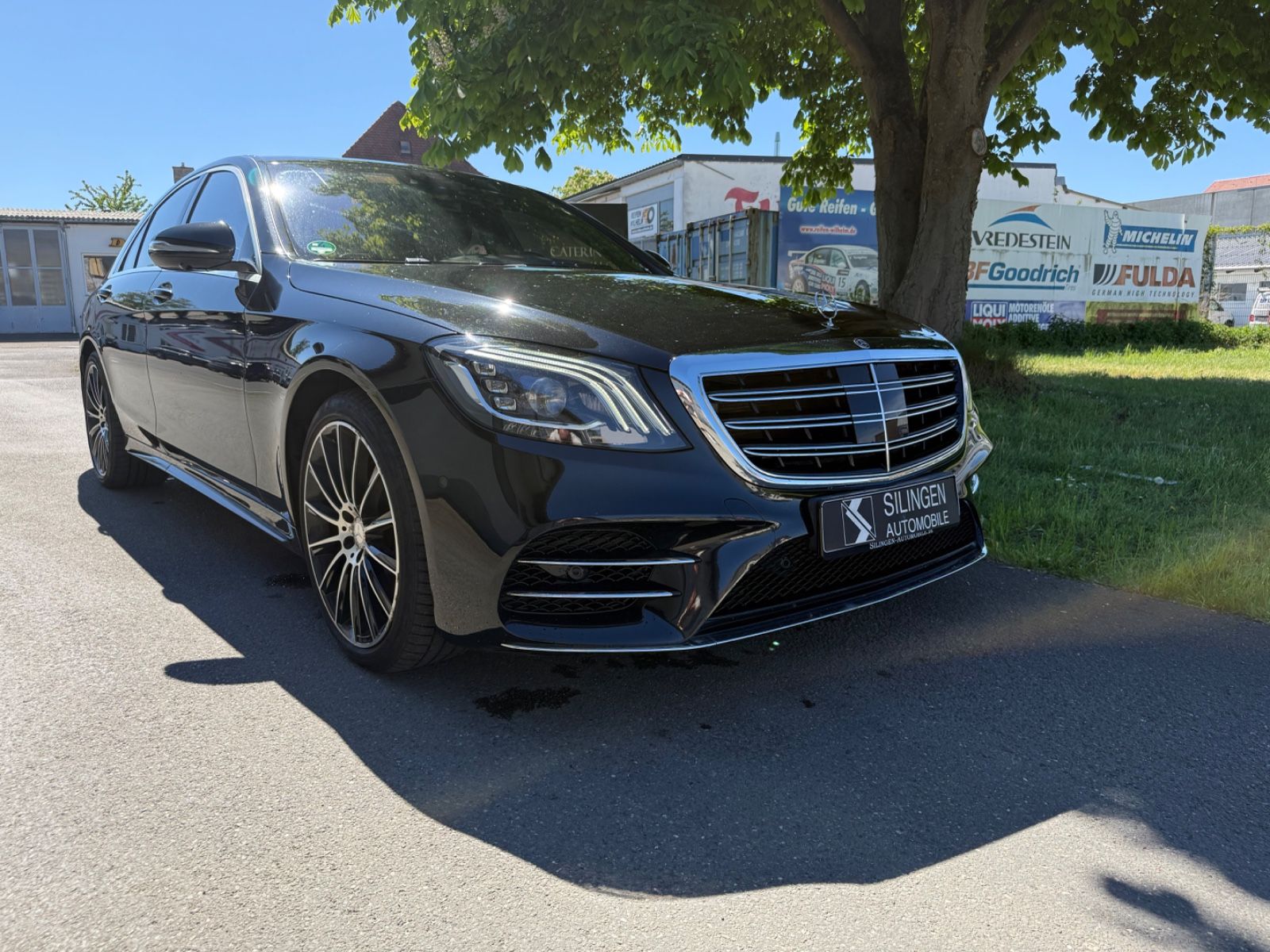 MERCEDES-BENZ S 560 S -Klasse Lim+ 4Matic+AMG+PANO+GARANTIE+DE