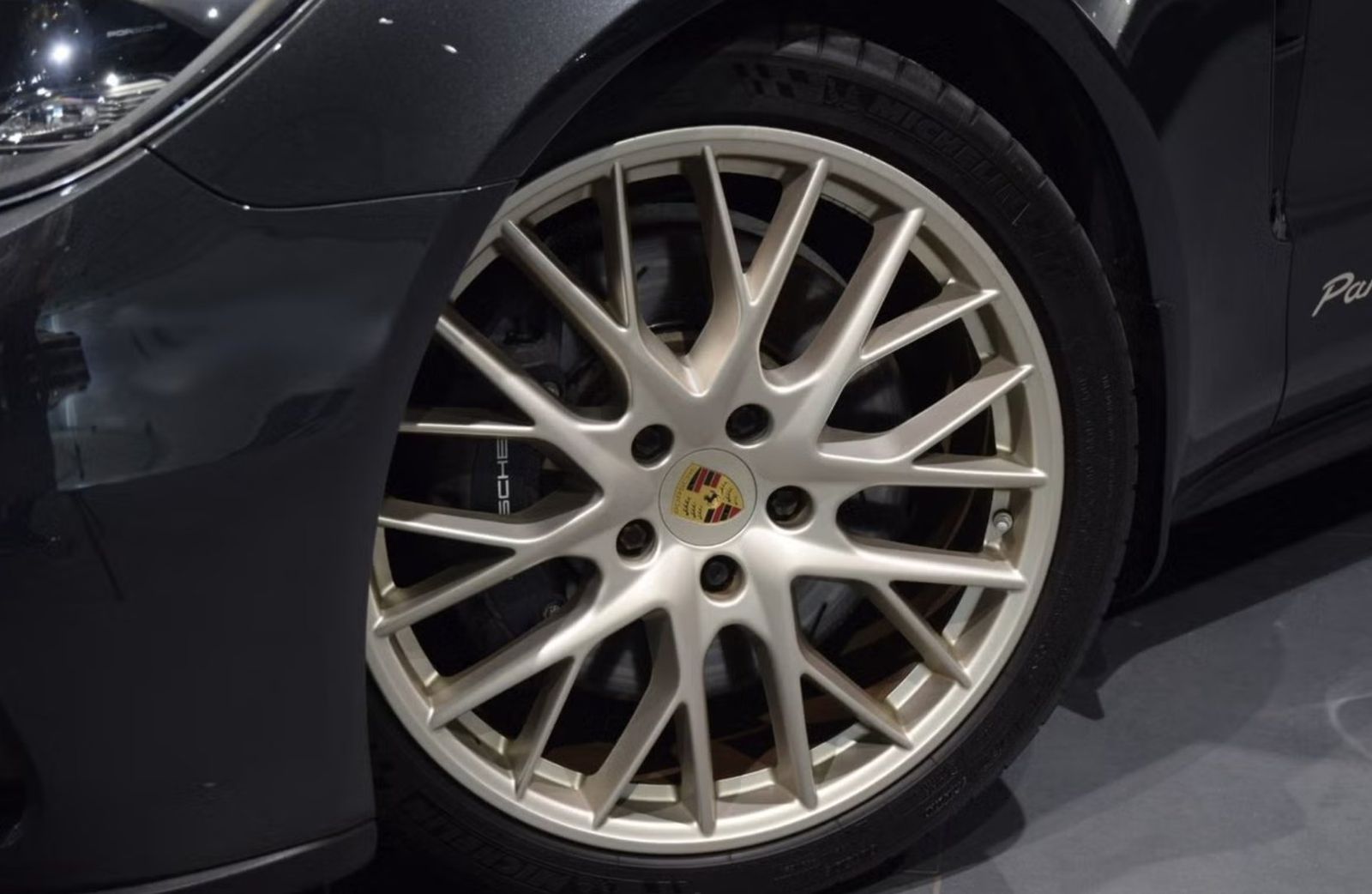 Porsche Panamera Sport Turismo 4 E-Hybrid Edition 10 Jah foto 23