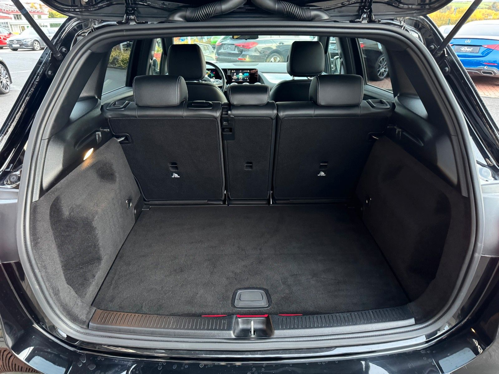 Fahrzeugabbildung Mercedes-Benz B 250e Edition2020+AMG+Ambiente+Night+LED