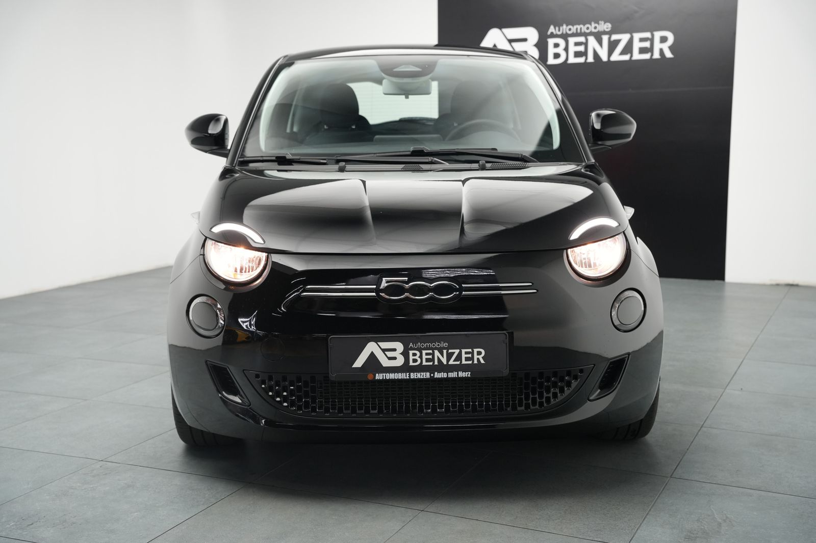 Fahrzeugabbildung Fiat 500 e Icon 42 Kwh *Kamera*Klima*Navigation*TOP