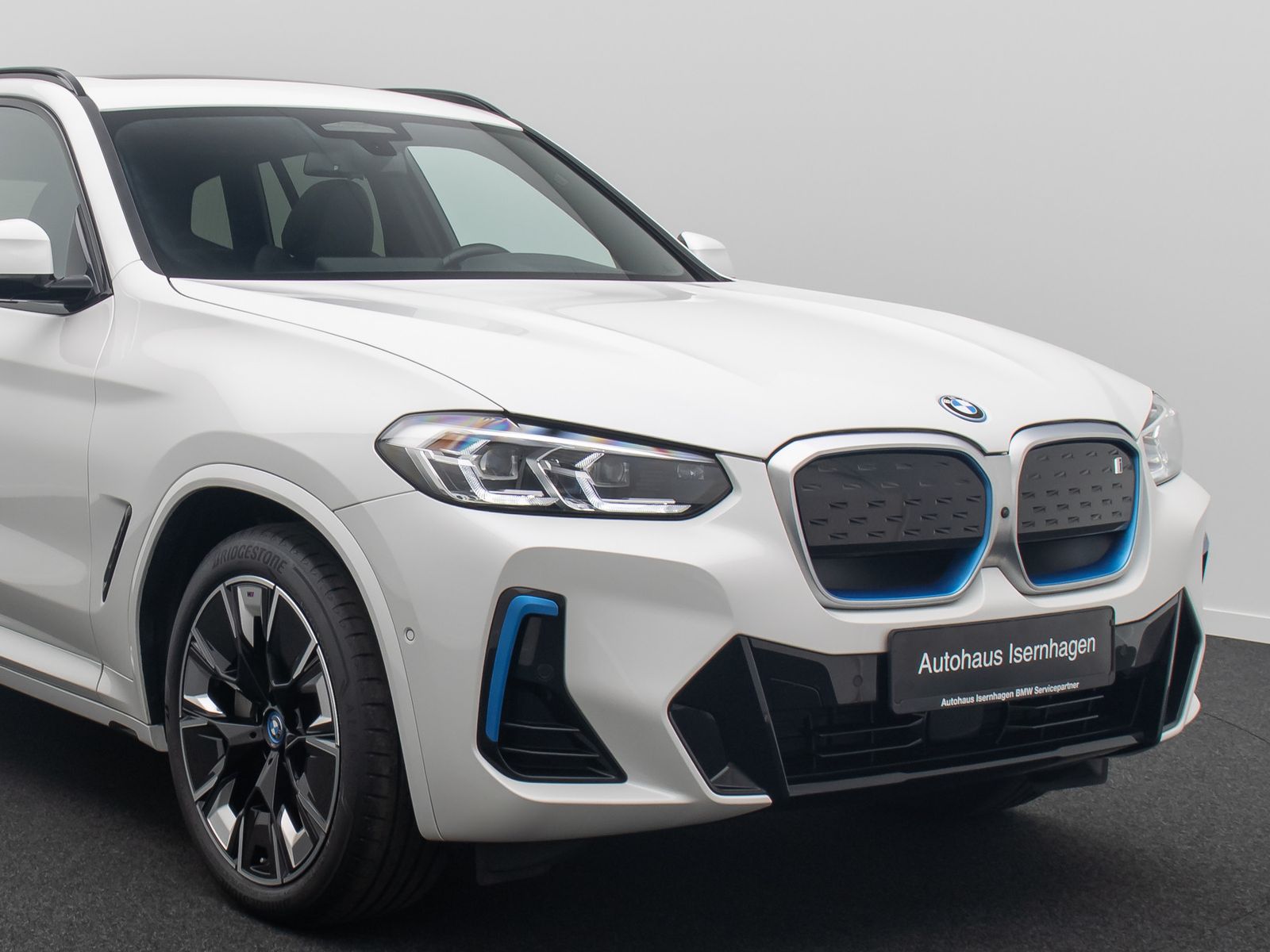 Fahrzeugabbildung BMW iX3 Impressive 360° HUD DAB H/K HUD AHK Panorama