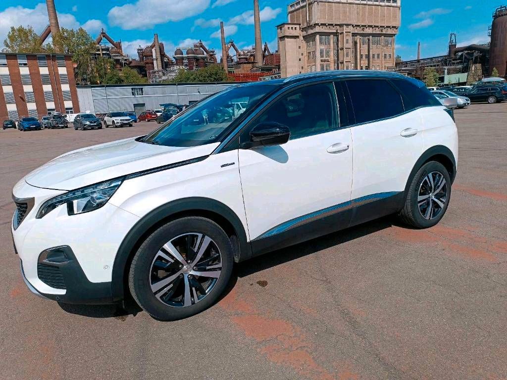 Image of Peugeot e-3008