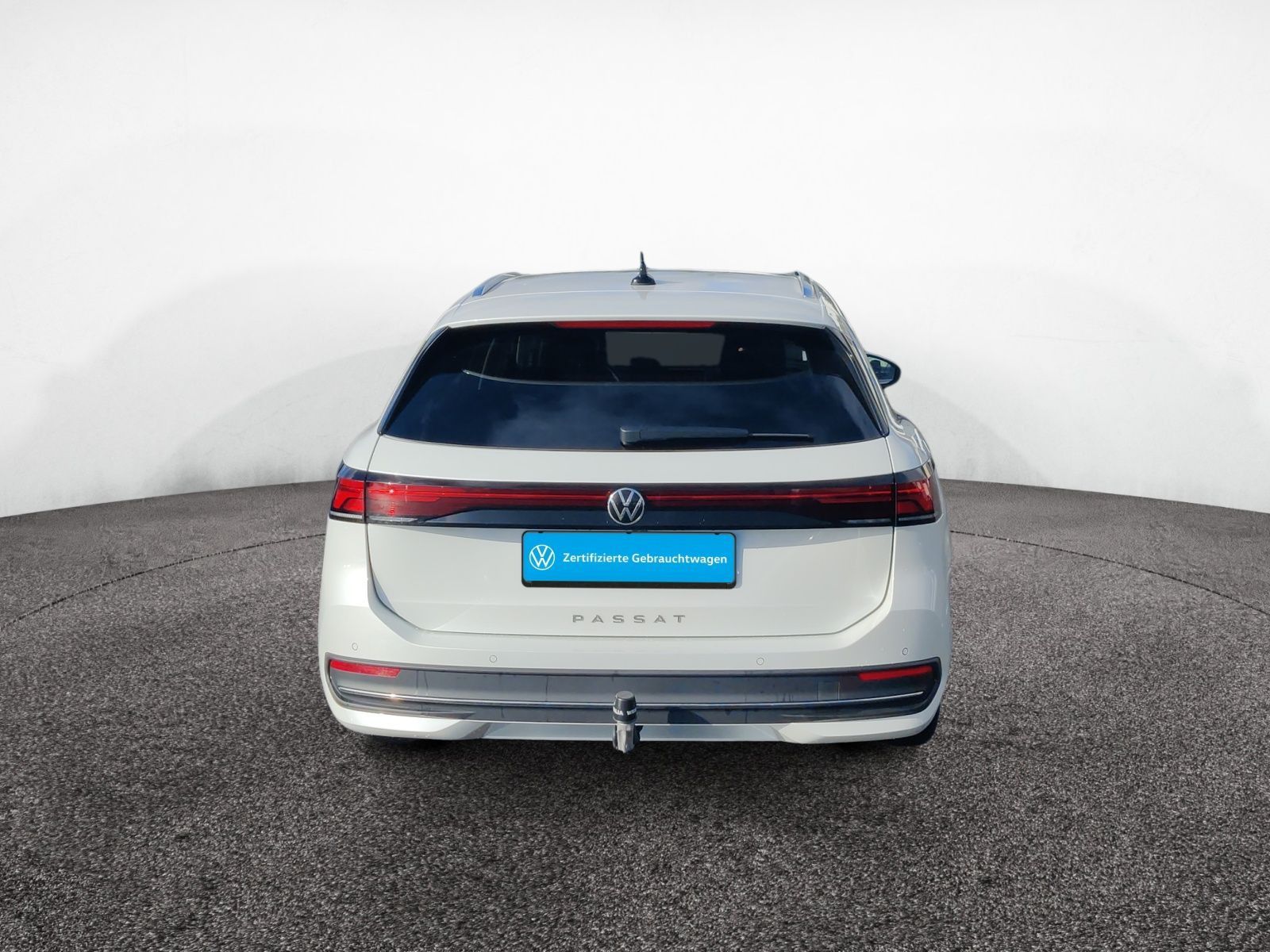 Volkswagen Passat Variant 2.0 TDI DSG Business AHK ACC Navi foto 5