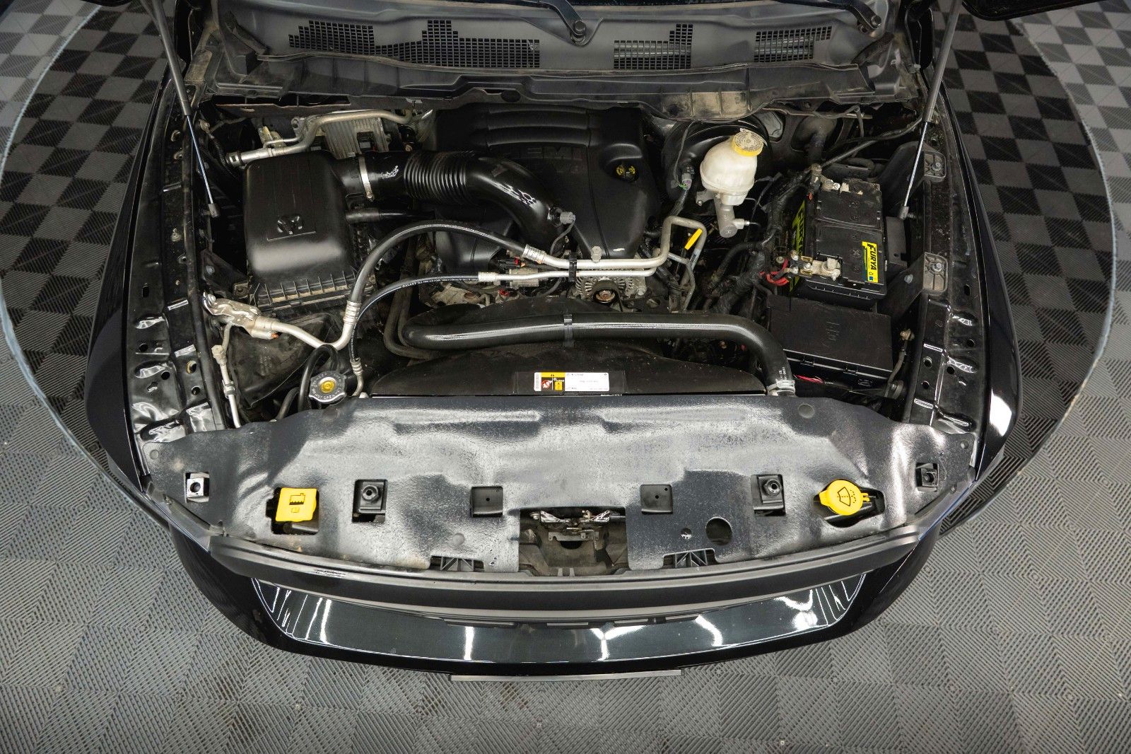 Fahrzeugabbildung Dodge RAM 5.7 V8 HEMI 4x4 Sport OFFROAD Night LONGBED