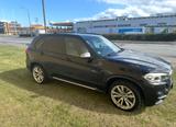 BMW X5 M50 M50d - - schwarze BMW X5 M50