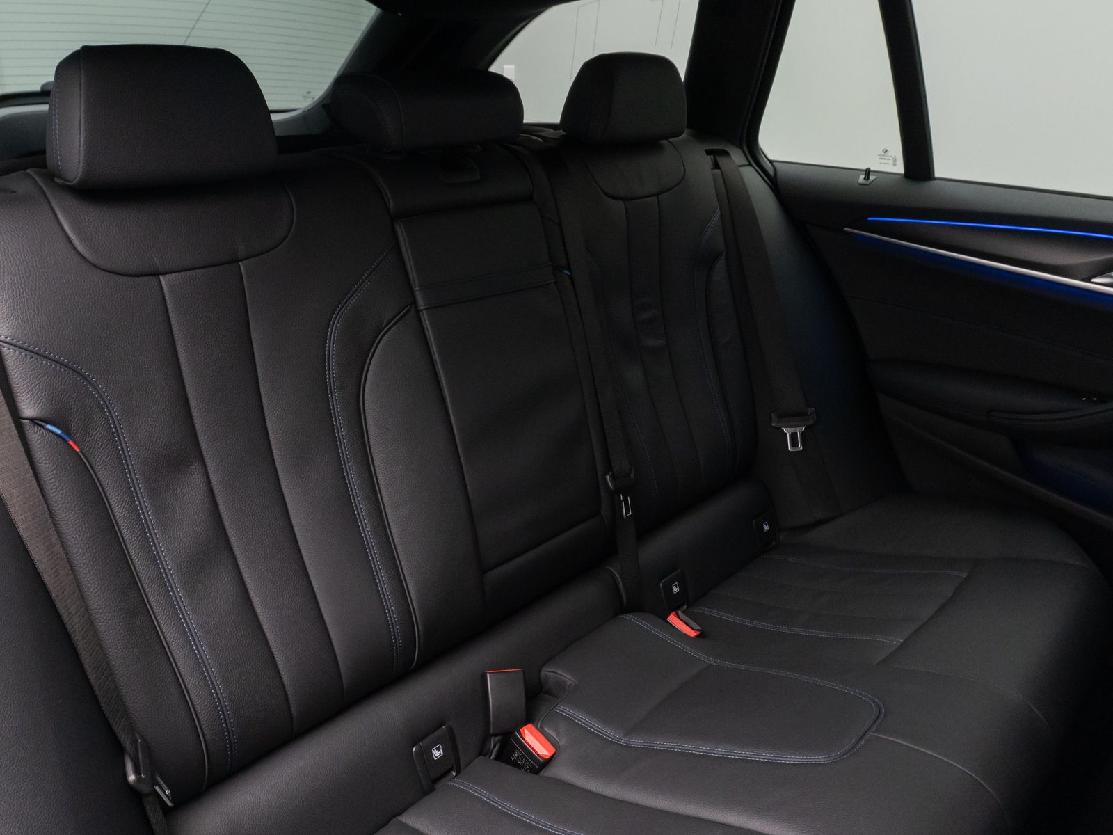 Fahrzeugabbildung BMW 540d xD M Sport Kamera DAB H/K AHK Alarm 20Zoll