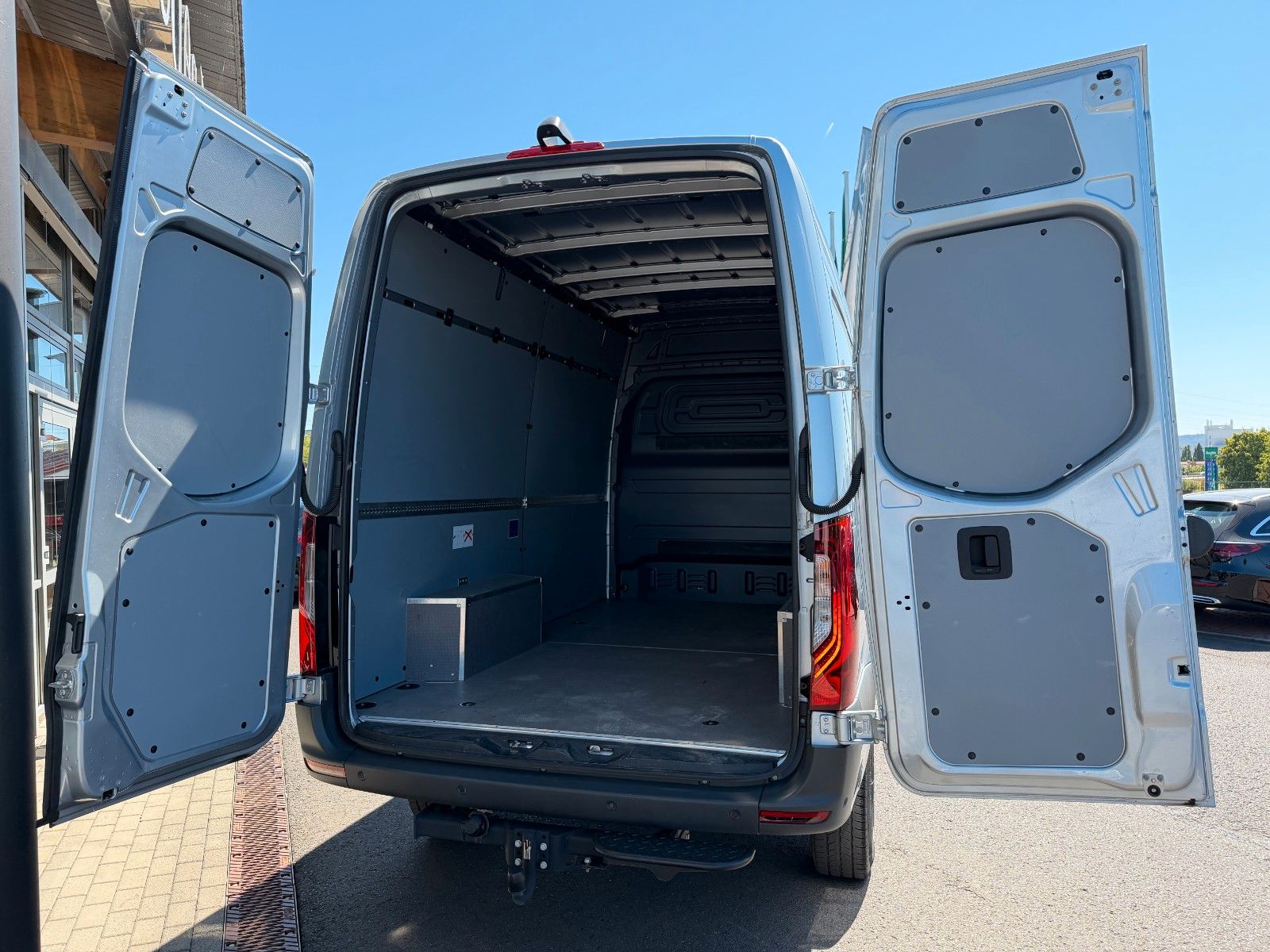 Fahrzeugabbildung Mercedes-Benz Sprinter 319 CDI 4x4 3665 Klima AHK Kamera