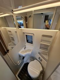 Westfalia Columbus 600 E 140PS 8G LTE Solar LED Lithium 