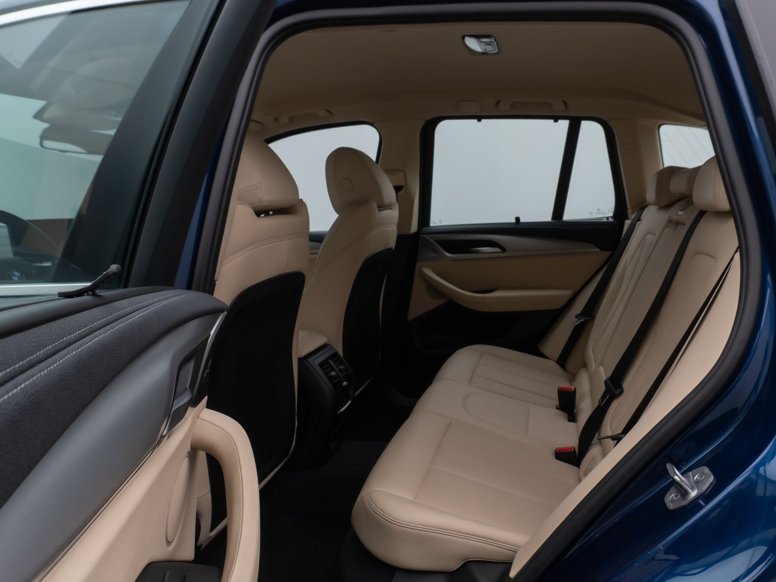 Fahrzeugabbildung BMW X3 xD20d Kamera HUD DAB HiFi Komfort Leder Sport