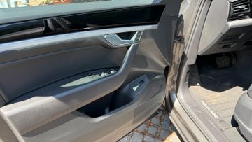 Volkswagen Touareg - 8