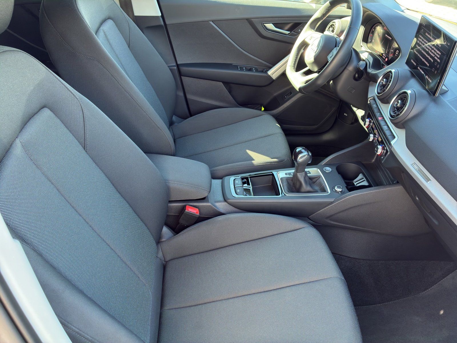 Fahrzeugabbildung Audi Q2 35 1.5 TFSI advanced AHK,Kamera,LED,Navi,PDC