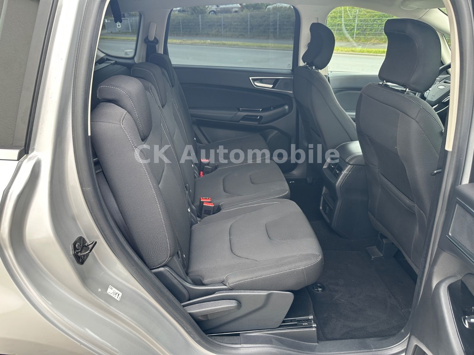 Fahrzeugabbildung Ford S-MAX Titanium 2.0TDCi Autom./Navi/LED/Kam./AHK