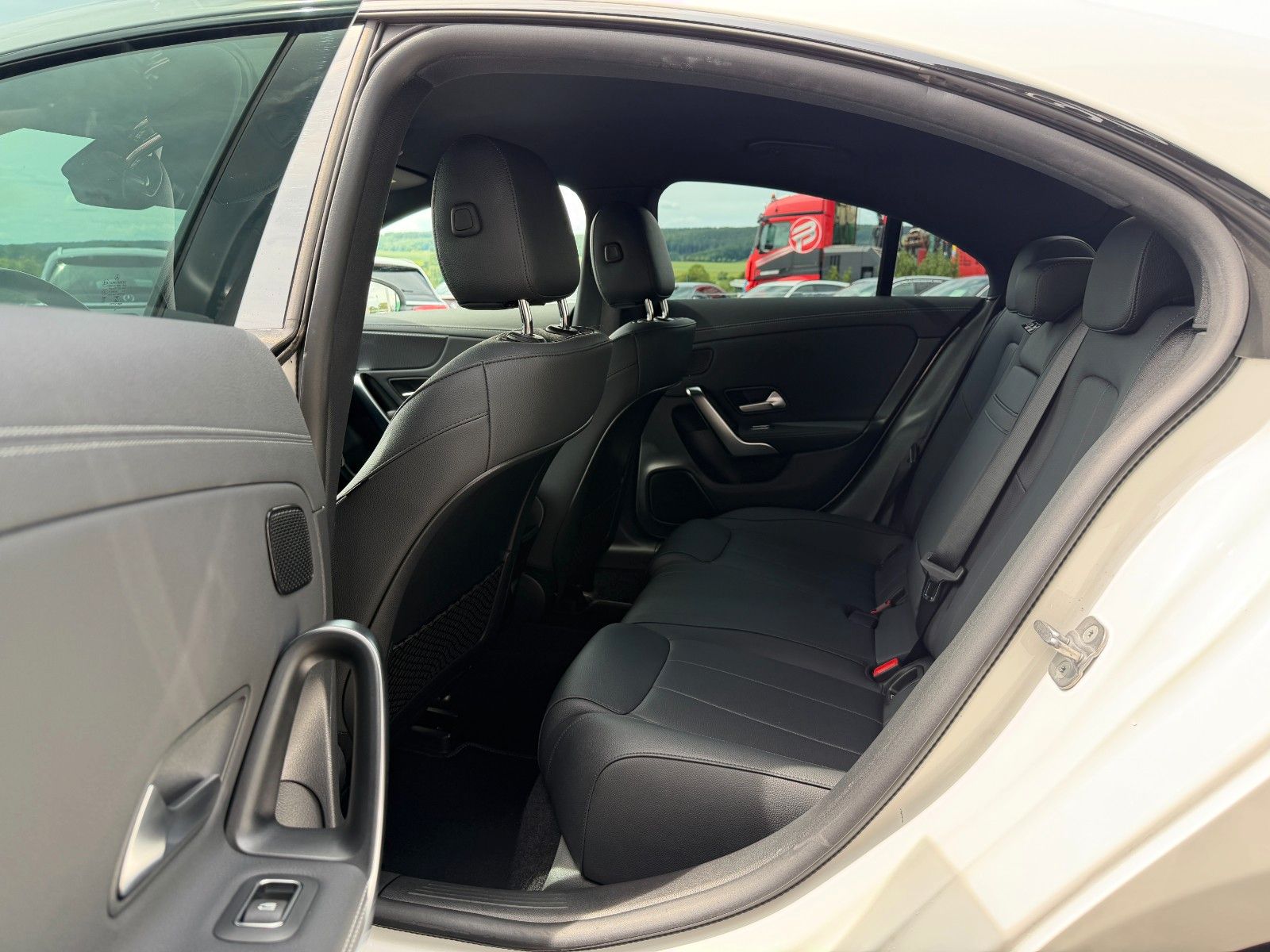 Fahrzeugabbildung Mercedes-Benz CLA 250 e Progressive Night+Distr+R-Kamera+Ambie