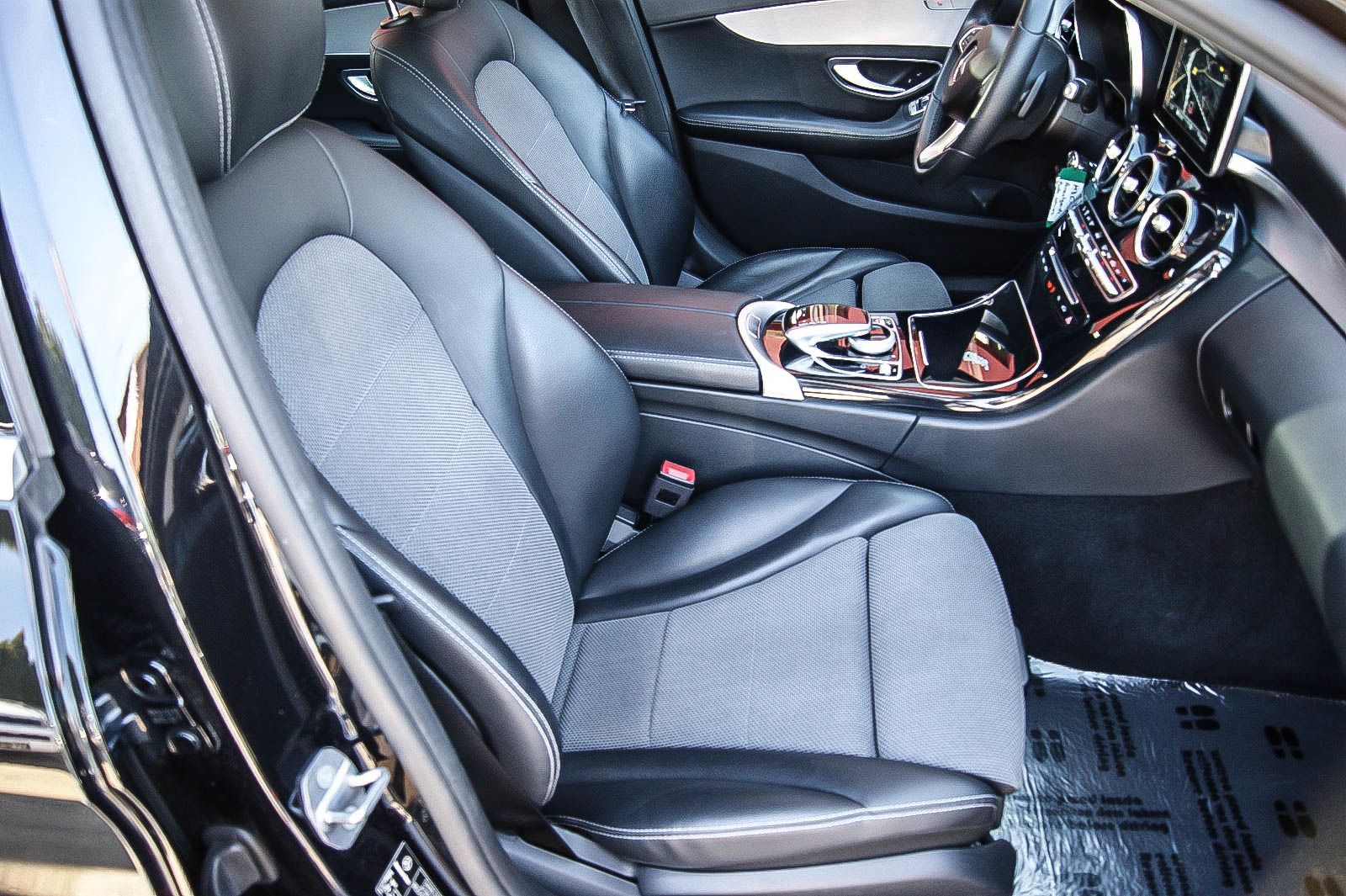 Fahrzeugabbildung Mercedes-Benz C 180 T CGI Avantgarde AHK LED NAVI SITZH