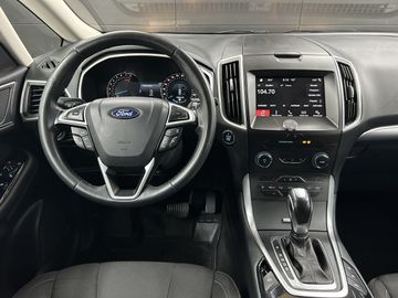 Ford S-Max - 12