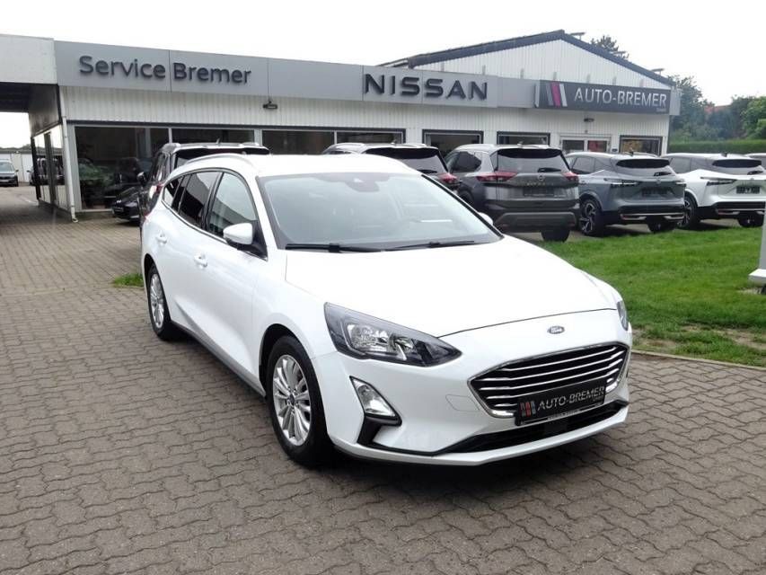 Fahrzeugabbildung Ford Focus Turnier 1.0 EcoBoost Automatik  Titanium