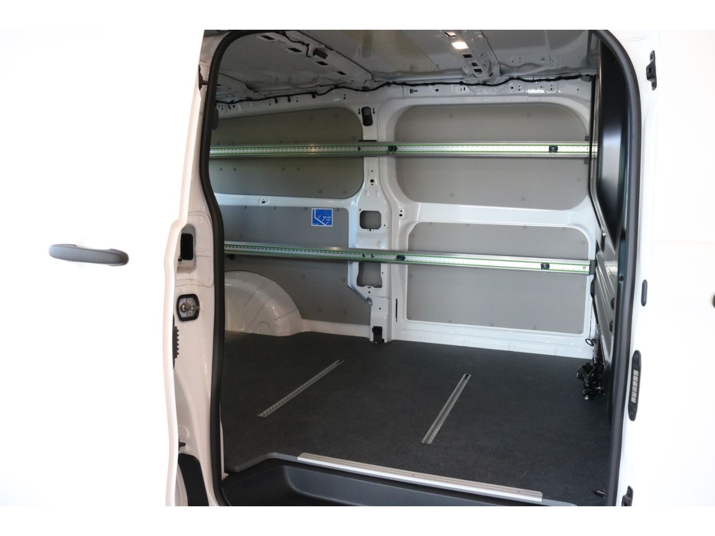 Fahrzeugabbildung Ford Transit Custom Kasten 300 L2 Trend FWD 2.0 EcoBl