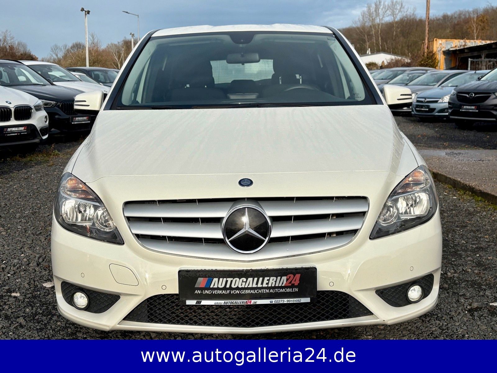 Fahrzeugabbildung Mercedes-Benz B 180 BE Klima PDC 1.HAND SPORTLENKRAD Sitzhzg