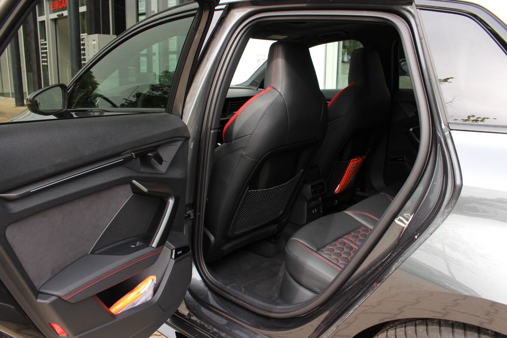 AUDI RS3 Sportback/RS DYNAMIK/ SONOS/ KOMFORT PRO AUDI RS3 Sportback/RS DYNAMIK/ SONOS/ KOMFORT PRO