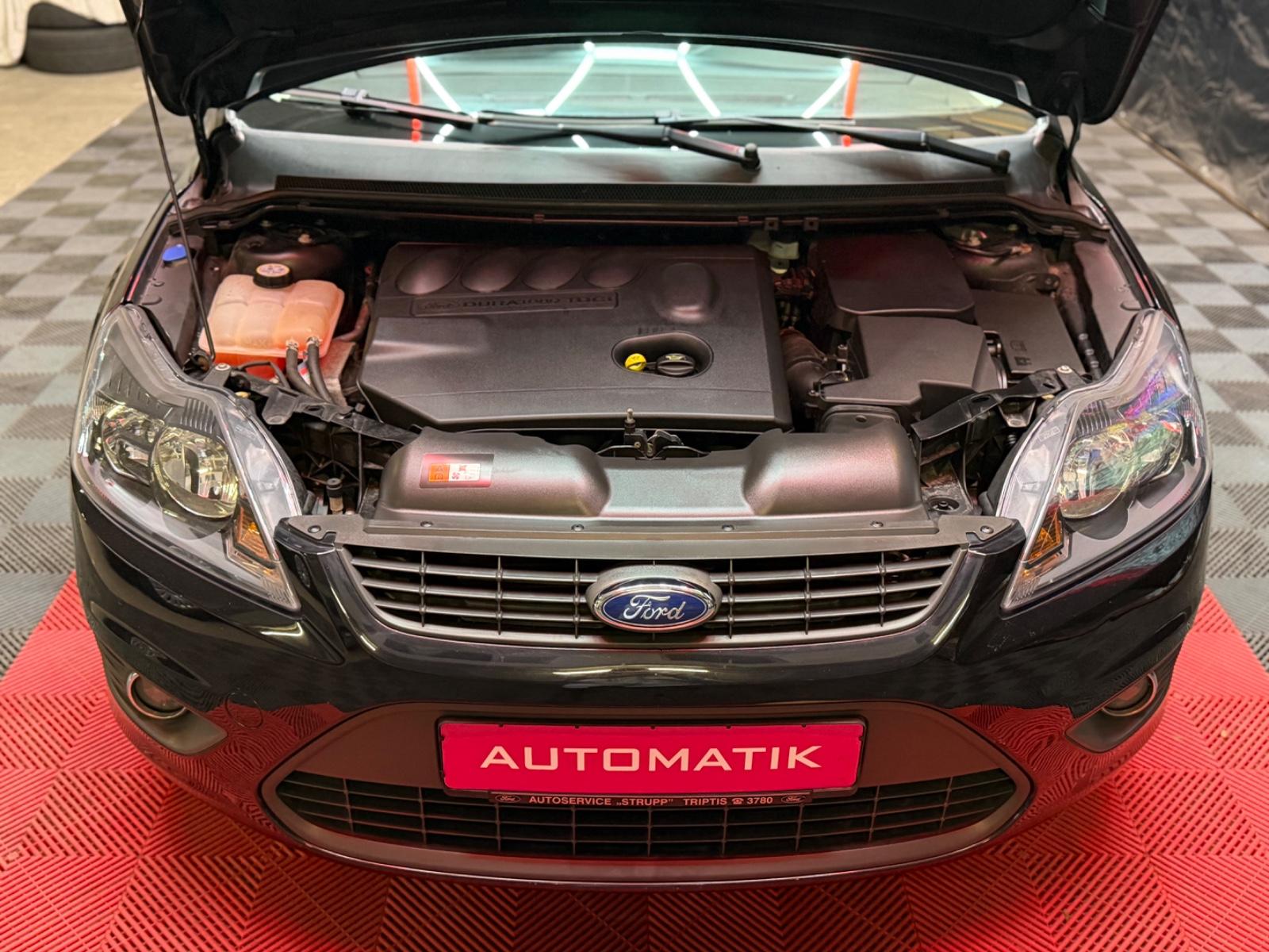 Ford Focus 2010 — photo 32