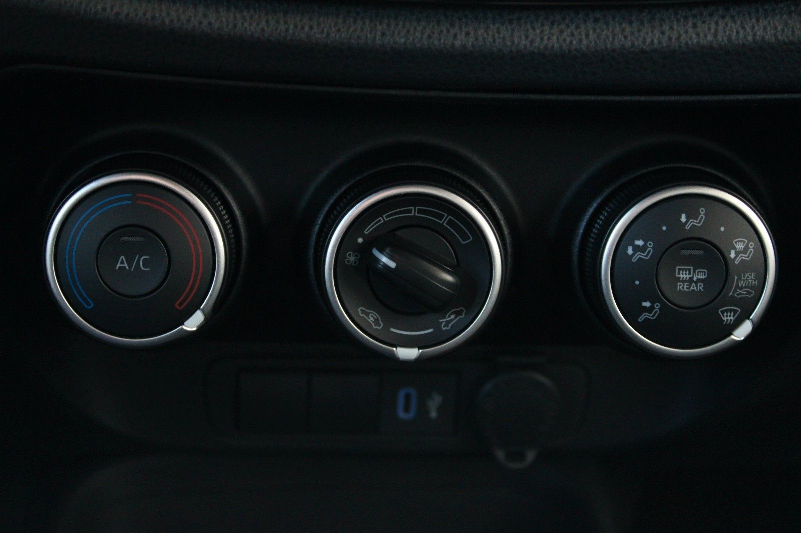 Fahrzeugabbildung Toyota Aygo X Play AUTOMATIK + Alu + AKR