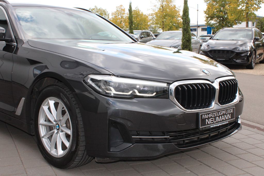 BMW 520d xDrive Touring AUT LED AHK NAVI LEDER LIVE