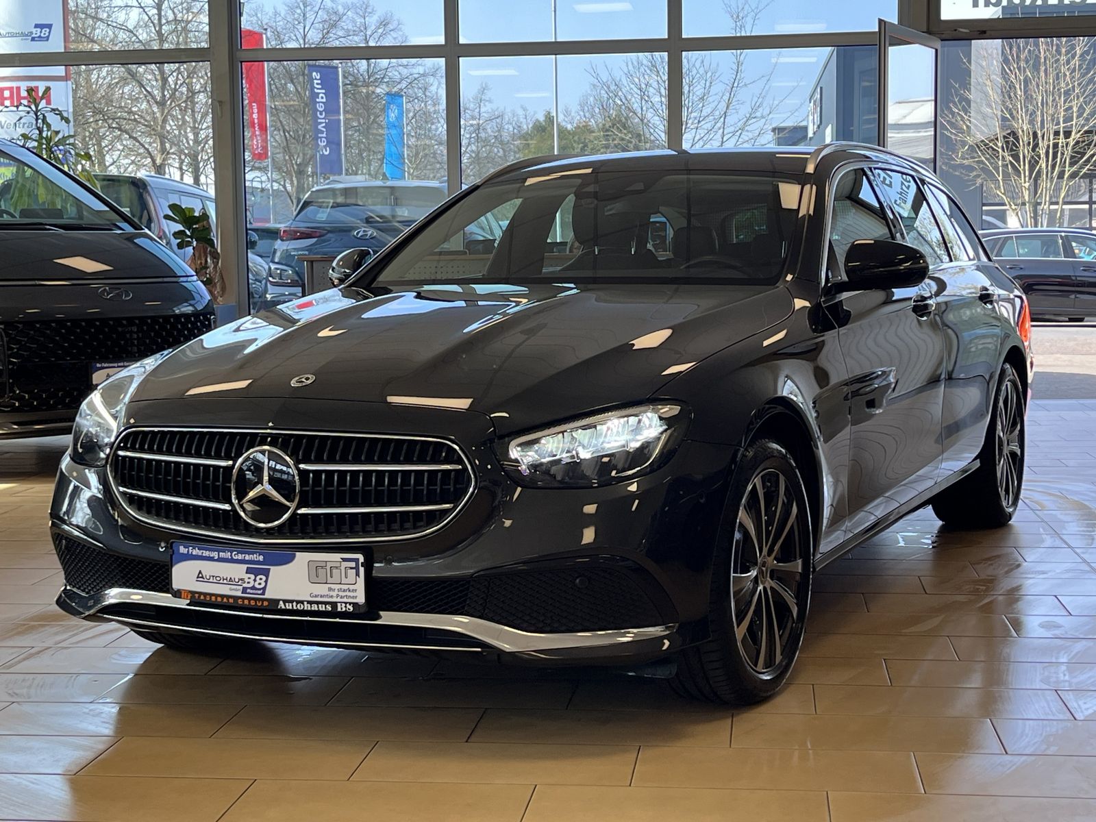 Mercedes-Benz E 300 de*ACC*Cam*AHK*NAVI*Teilleder*SHZ*ST-Heiz