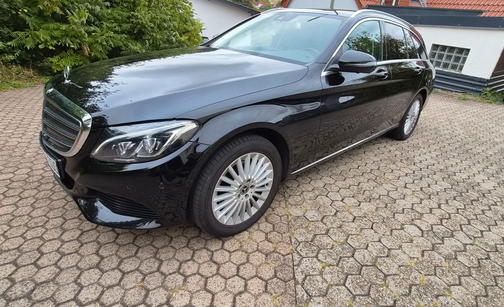 Image of Mercedes-Benz 220