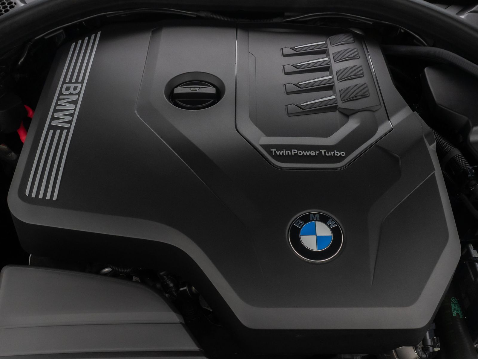 Fahrzeugabbildung BMW 320i GeschwindigReg AHK DAB Sportsitz Teilleder