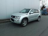 Suzuki Grand Vitara 2.0 Club...4WD - Suzuki Grand Vitara Club mit Benzin-Antrieb