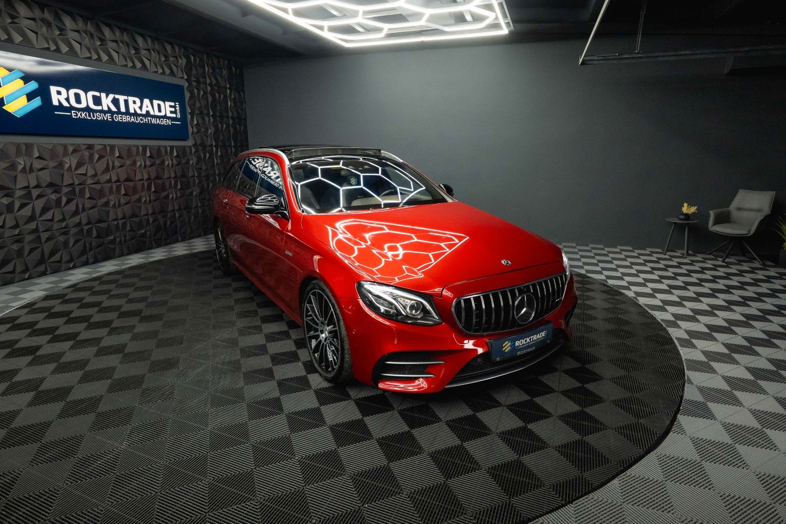 Fahrzeugabbildung Mercedes-Benz E 43 AMG 4Matic Night-Paket *Airmatic*ACC*Pano*